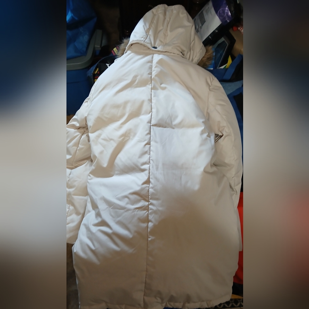 DKNY Cream Puffer Jacket with Fur Trim- Womans Size Small Oversized For Comfort. - Picture 13 of 17